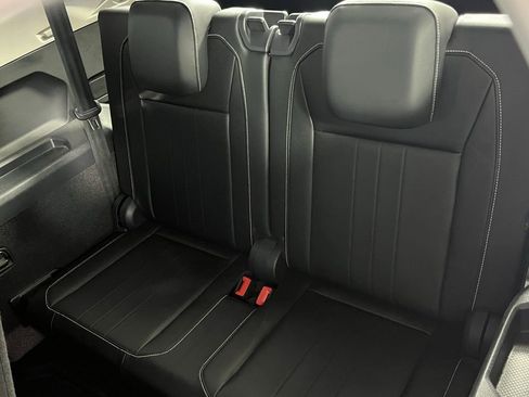 Used 2024 Volkswagen Tiguan Wolfsburg Edition image 26