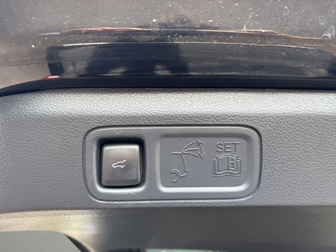 Used 2022 Ford Expedition XLT AWD/4WD image 29