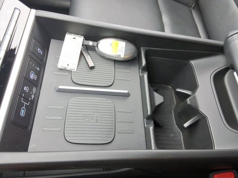 Used 2025 Hyundai Santa Fe Limited image 19