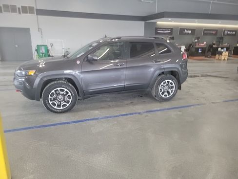 Used 2021 Jeep Cherokee Trailhawk w/ Comfort & Convenience Group image 3