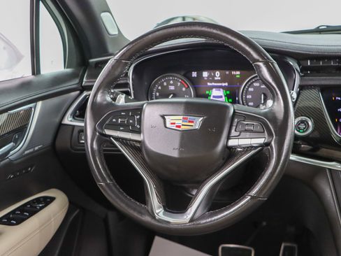 Used 2023 Cadillac XT6 Sport w/ Technology Package image 12