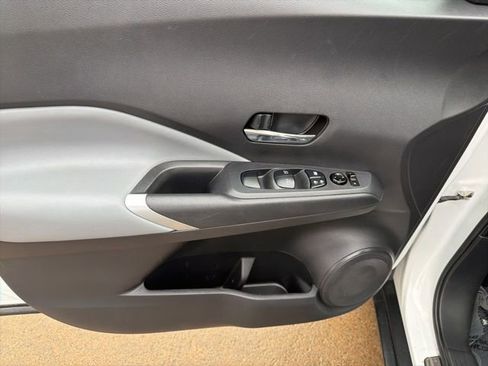 Used 2021 Nissan Kicks SR w/ SR Premium Package image 16