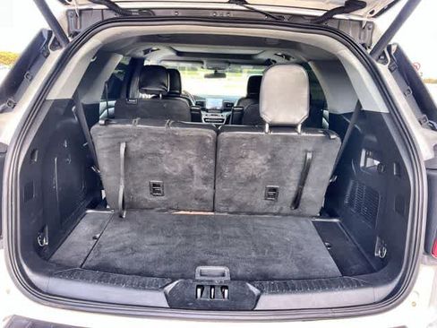 Used 2022 Ford Explorer XLT w/ Equipment Group 202A RWD image 20