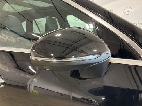 Used 2025 Mercedes-Benz GLC 300 4MATIC image 30