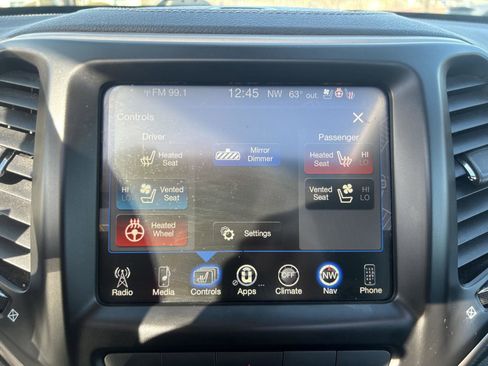 Used 2015 Jeep Cherokee Limited w/ Luxury Group image 20