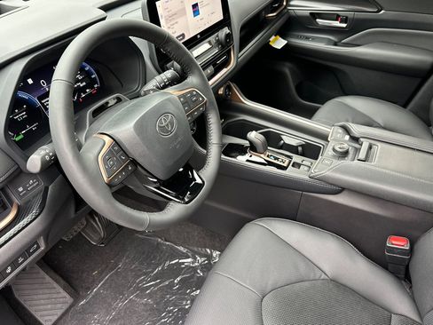 New 2026 Toyota Grand Highlander AWD Hybrid image 10