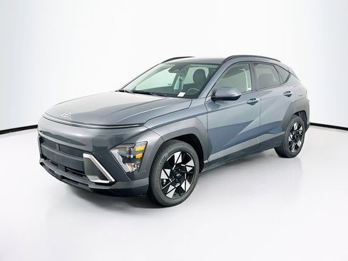 Used 2024 Hyundai Kona SEL image 3