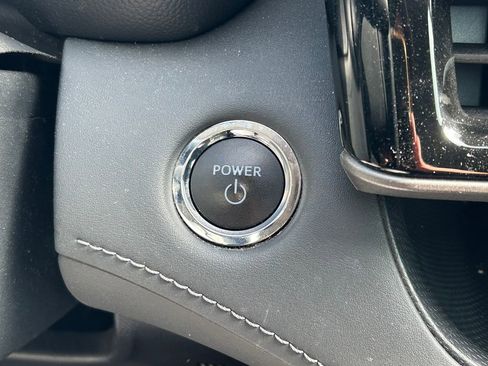 Used 2023 Toyota Highlander LE image 29