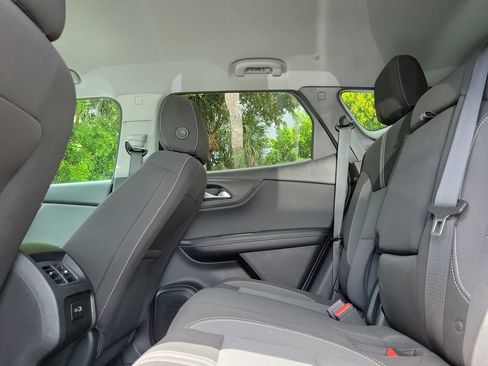 Used 2025 Chevrolet Blazer LT FWD image 15