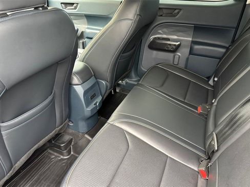 Used 2025 Ford Maverick Lobo image 12