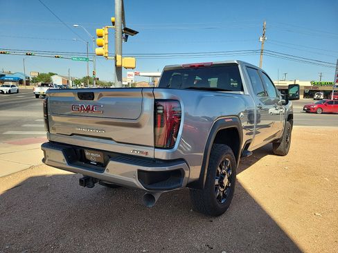 Used 2025 GMC Sierra 2500 AT4 AWD/4WD image 7