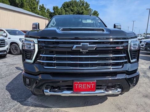 Used 2025 Chevrolet Silverado 2500 LT w/ Z71 Chrome Sport Edition AWD/4WD image 6