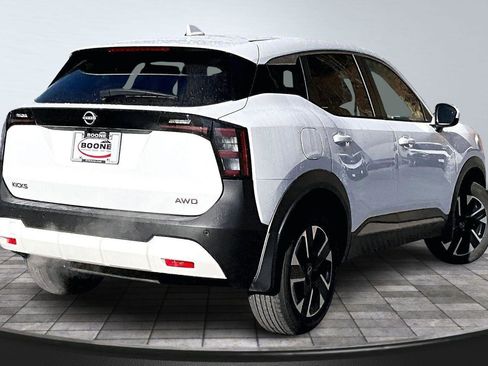 Used 2025 Nissan Kicks SV image 14