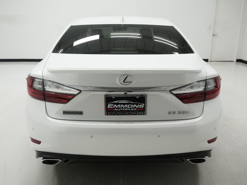 Used 2017 Lexus ES 350 w/ Luxury Package FWD image 5