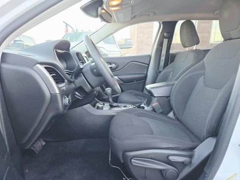 Used 2021 Jeep Cherokee Latitude image 11