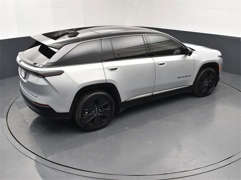 Used 2024 Jeep Wagoneer Launch Edition image 18