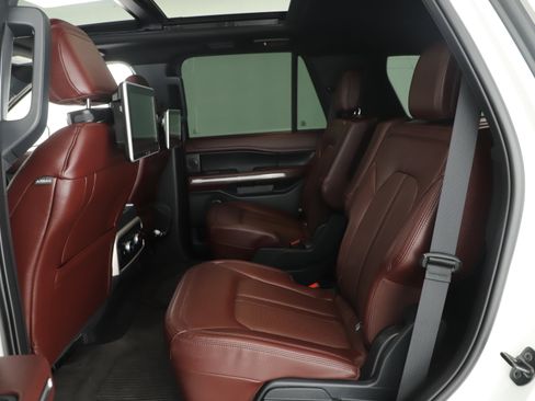 Used 2024 Ford Expedition Limited RWD image 17