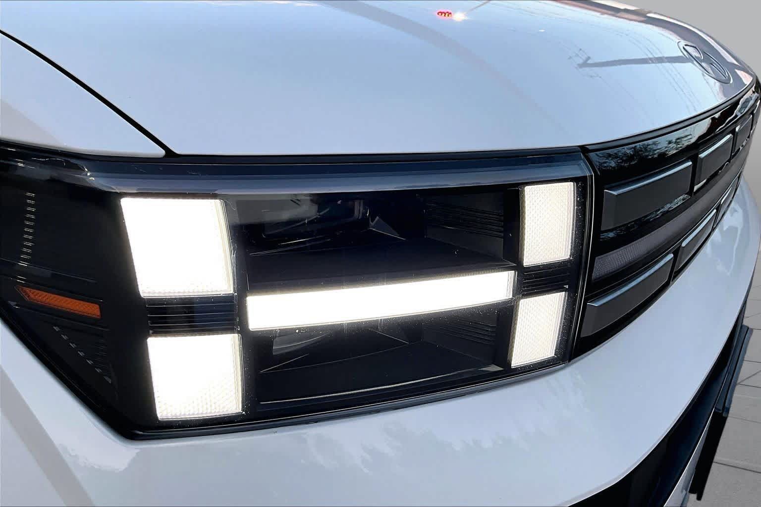 Used 2024 Hyundai Santa Fe SEL FWD image 26