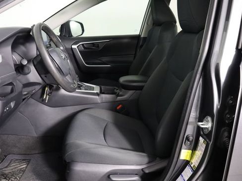 Used 2021 Toyota RAV4 LE w/ Carpet Mat Package (TMS) AWD/4WD image 14
