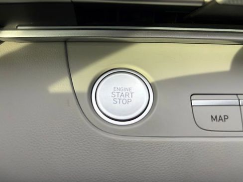 Used 2025 Hyundai Elantra Limited w/ Cargo Package image 4