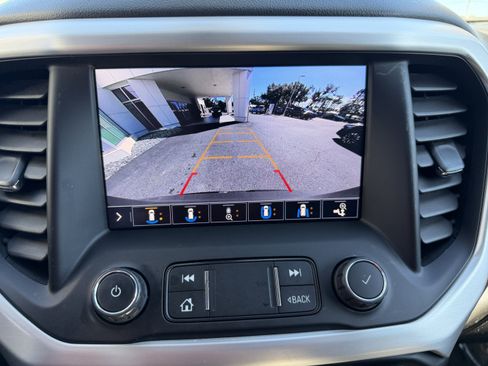 Used 2020 GMC Acadia SLT w/ Premium Package image 23