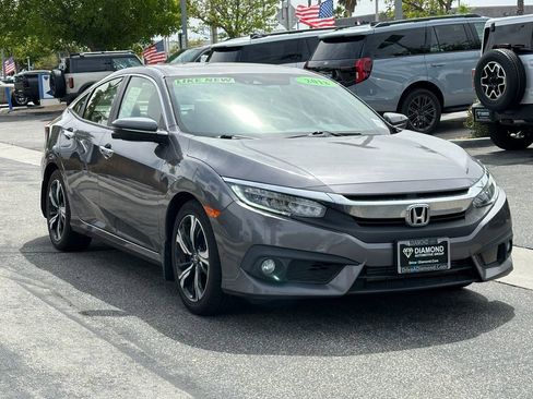 Used 2018 Honda Civic Touring image 8