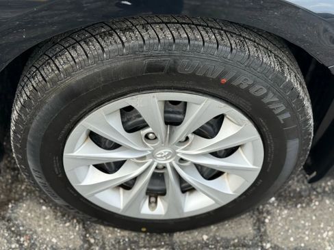 Used 2015 Toyota Camry LE FWD image 35