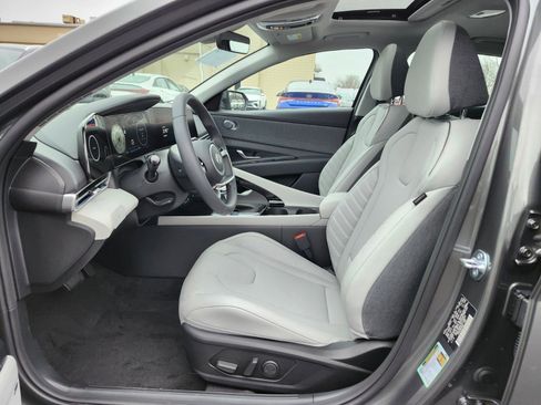 New 2026 Hyundai Elantra Limited image 18