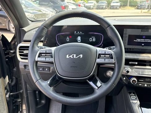 Used 2024 Kia Telluride EX w/ EX Captain's Chair Package AWD/4WD image 19