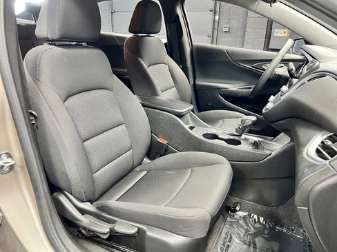 Used 2025 Chevrolet Malibu LT FWD image 5