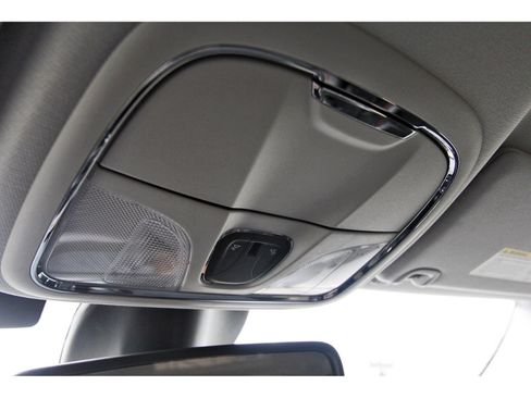 Used 2022 Jeep Cherokee Trailhawk AWD/4WD image 25