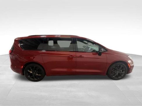 Certified 2025 Chrysler Pacifica Limited FWD image 7