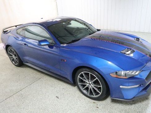 Used 2018 Ford Mustang Coupe w/ Equipment Group 101A RWD image 9