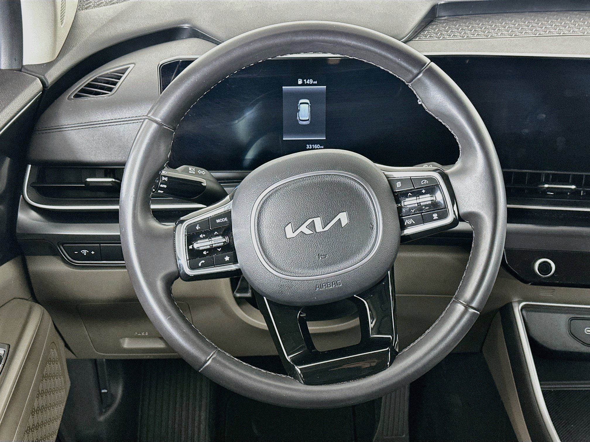Used 2025 Kia Carnival FWD image 18