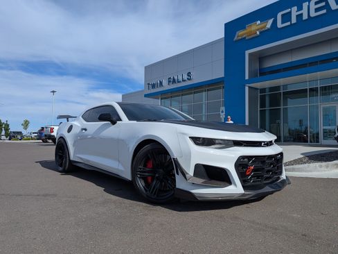 Used 2018 Chevrolet Camaro ZL1 RWD image 1
