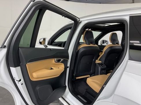 Certified 2024 Volvo XC90 T8 Ultimate w/ Protection Package Premier AWD/4WD image 33