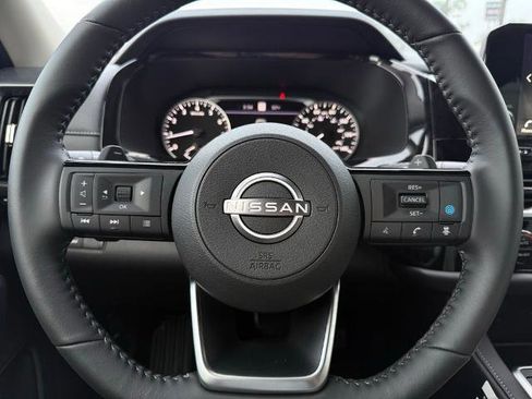 New 2025 Nissan Pathfinder SL image 21