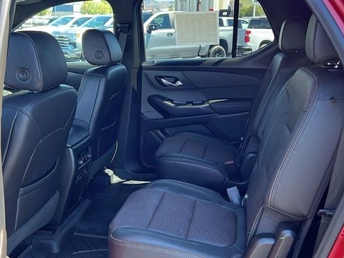 Used 2023 Chevrolet Traverse High Country w/ LPO, Floor Liner Package AWD/4WD image 15