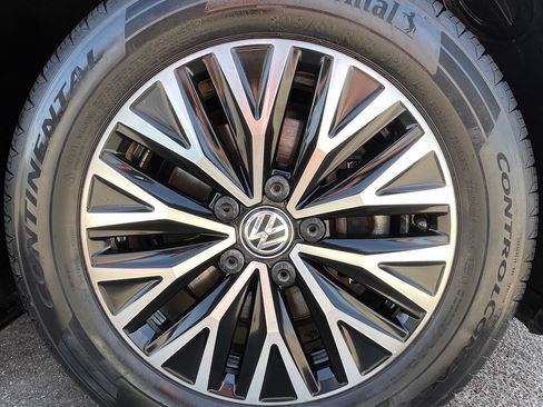 Used 2019 Volkswagen Jetta SE w/ Cold Weather Package FWD image 12