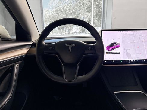 Used 2021 Tesla Model 3 Standard Range Plus image 3