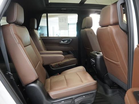 Used 2023 Chevrolet Tahoe High Country AWD/4WD image 36