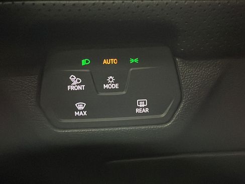Used 2024 Volkswagen Atlas Cross Sport SEL R-Line AWD/4WD image 33