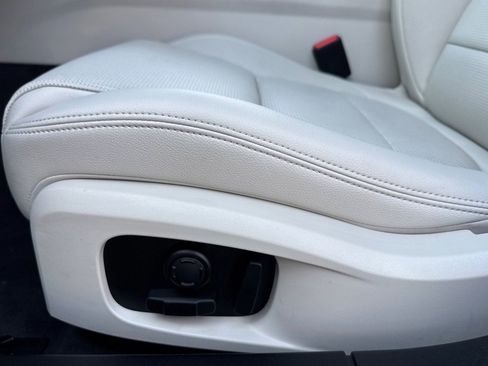 Used 2024 Jaguar XF R-Dynamic SE image 16