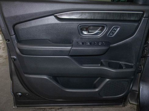 Used 2025 Honda Pilot Elite image 11