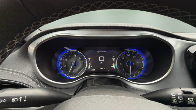 Used 2026 Chrysler Pacifica Limited w/ S Appearance Package FWD image 15