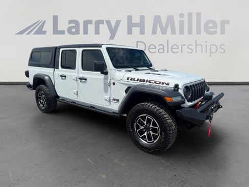 Used 2024 Jeep Gladiator Rubicon w/ Convenience Group AWD/4WD image 7