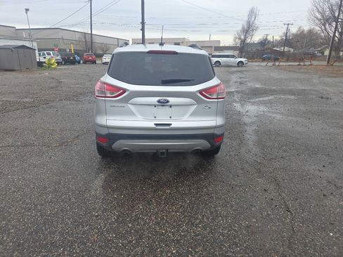 Used 2015 Ford Escape SE w/ Equipment Group 201A image 4