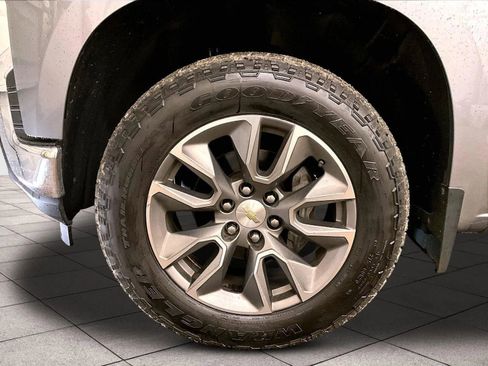 Used 2021 Chevrolet Silverado 1500 LT image 9