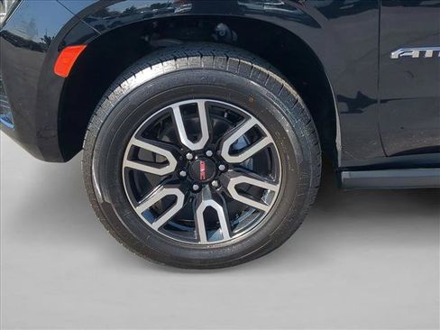 Used 2021 GMC Yukon XL AT4 w/ AT4 Premium Package AWD/4WD image 29