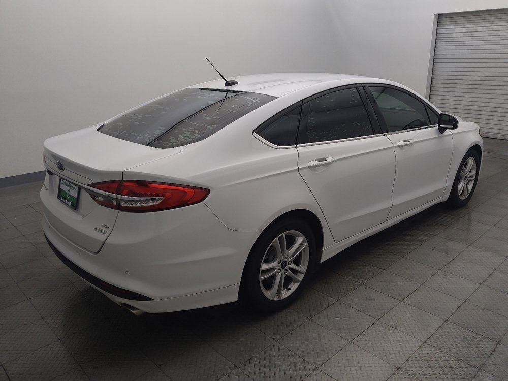 Used 2018 Ford Fusion SE w/ Fusion SE Technology Package FWD image 9